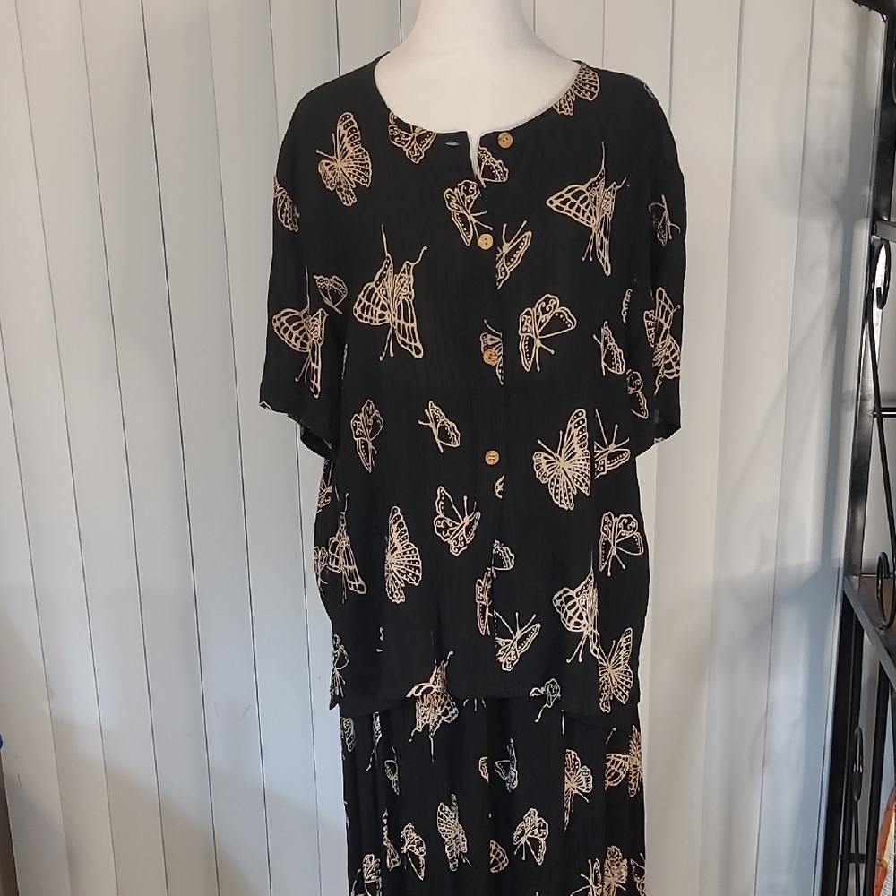 Jaqueline Lauren skirt set